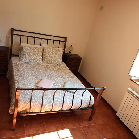 Qt Refugio De Rubiaes 1 Paredes De Coura *